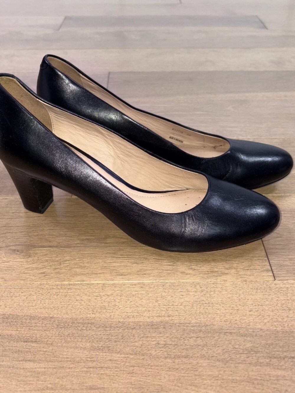 GEOX women's black shoes size 38 (size 8)